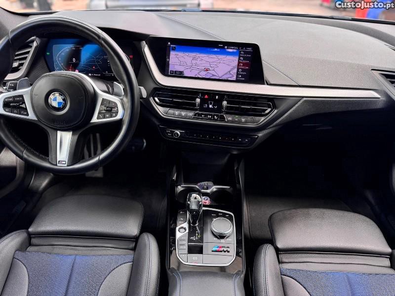 BMW 118 d Pack Desportivo M — fotografia 2