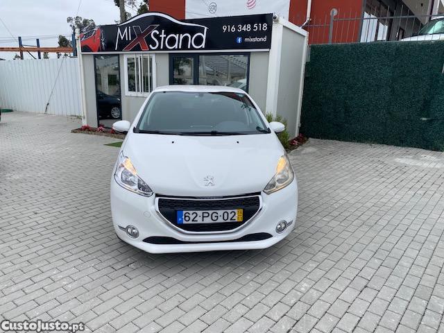 Peugeot 208 1.4 HDI 68 Cv — fotografia 7