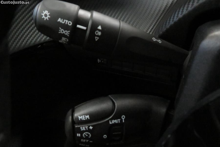 Peugeot e-208 50 kWh Active — fotografia 19