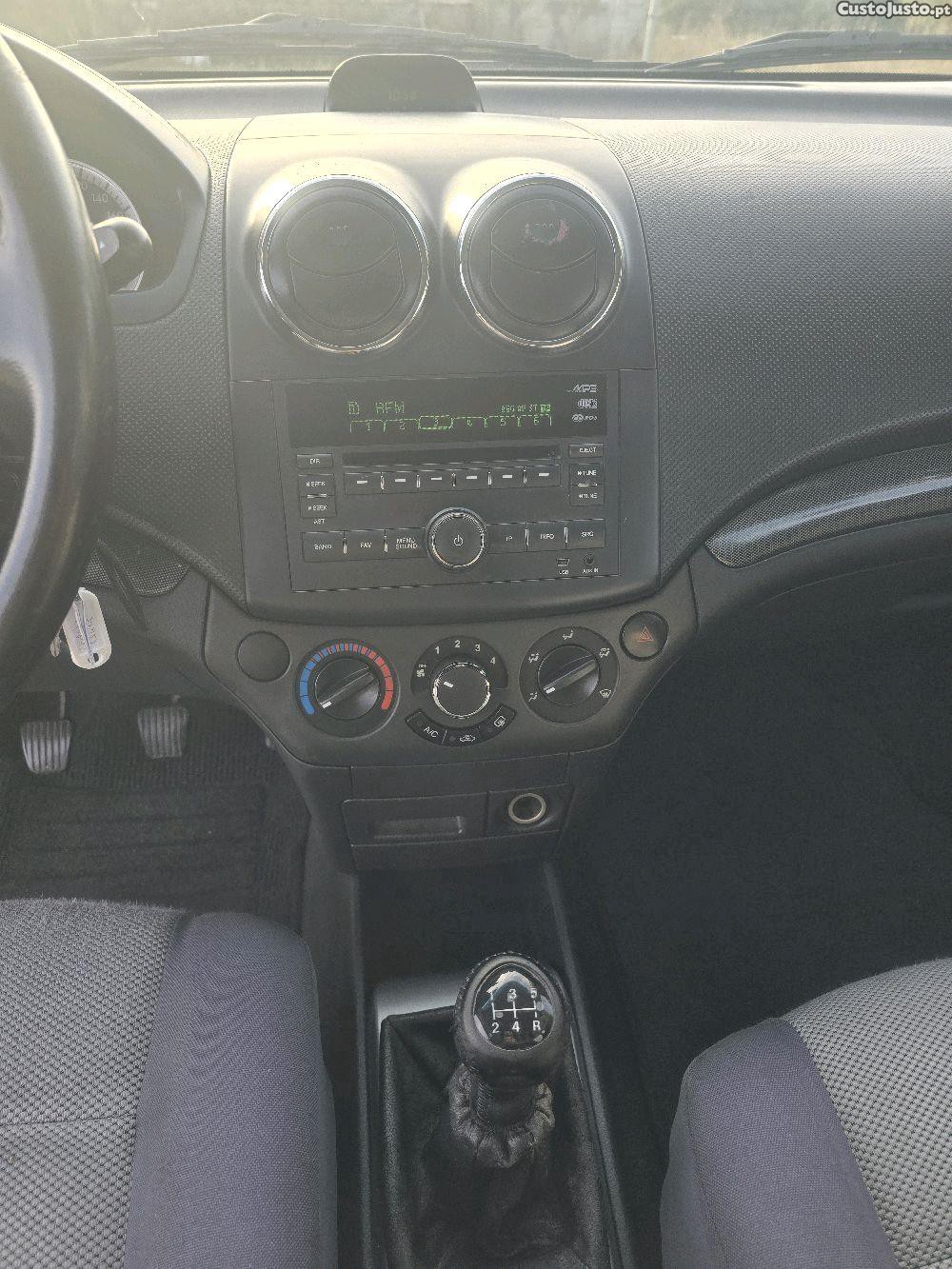 Chevrolet Aveo gasolina — photo 5