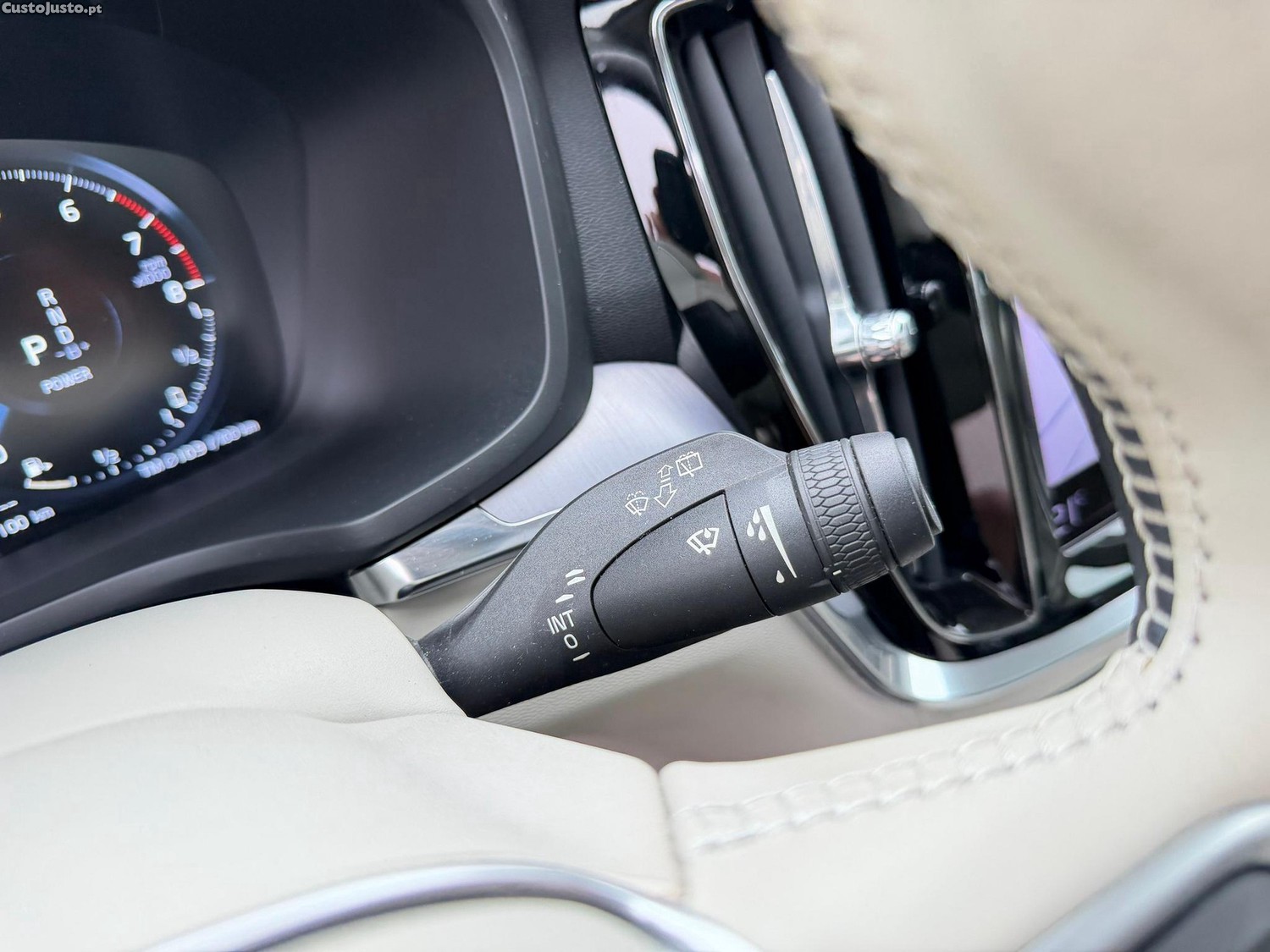 Volvo V60 2.0 T6 AWD TE Inscription Expression — fotografia 4