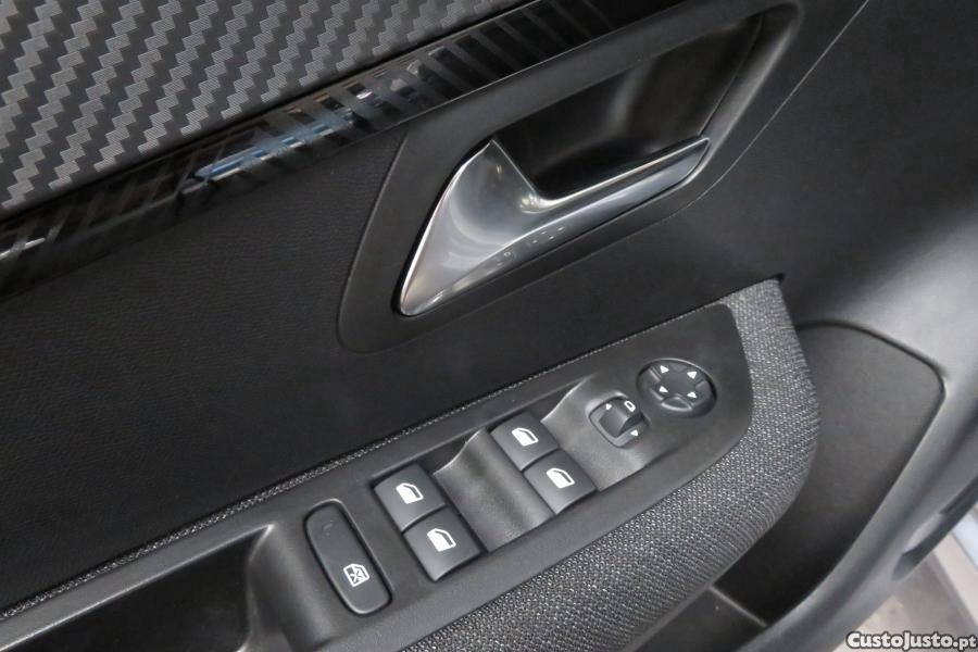 Peugeot e-208 50 kWh Active — fotografia 8