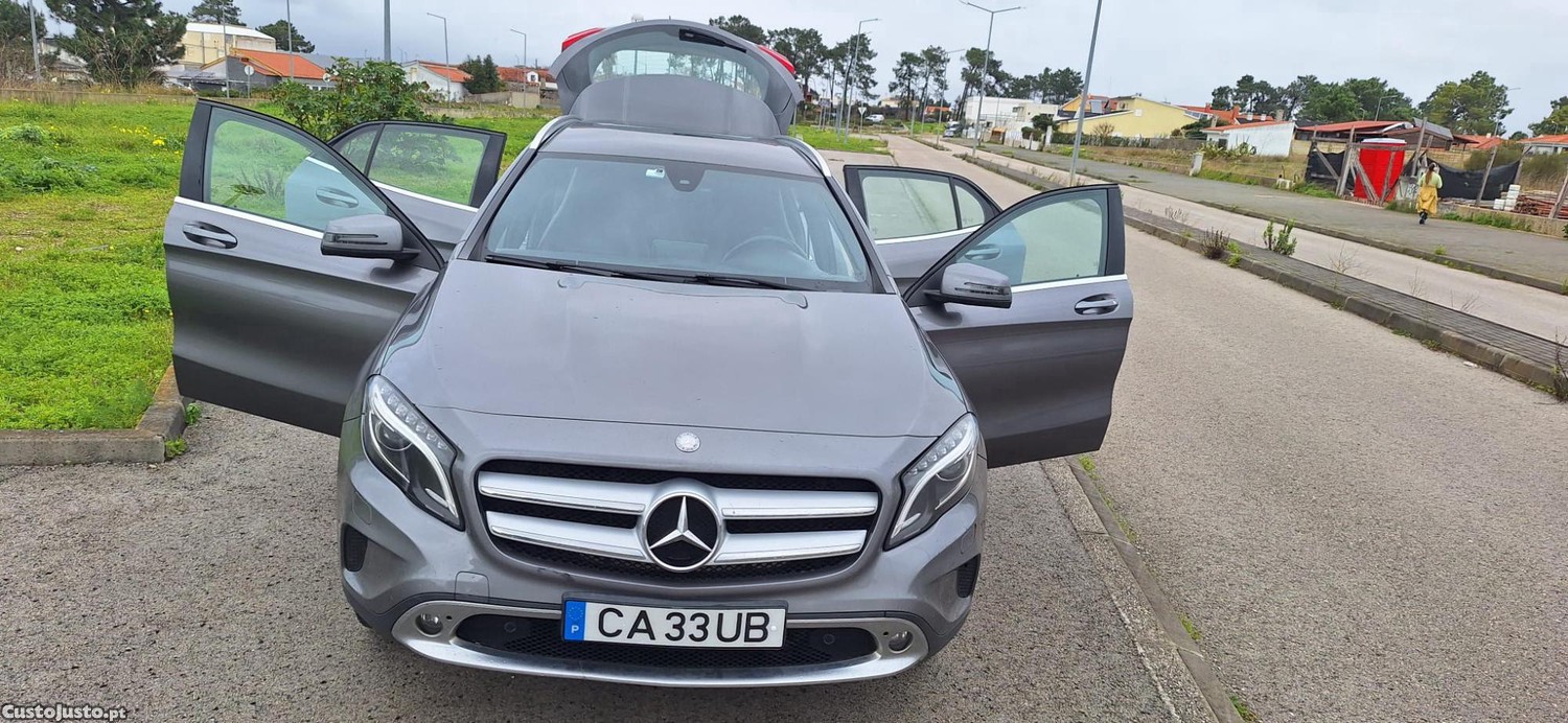 Mercedes-Benz GLA 200 Confort - 16 foto 3