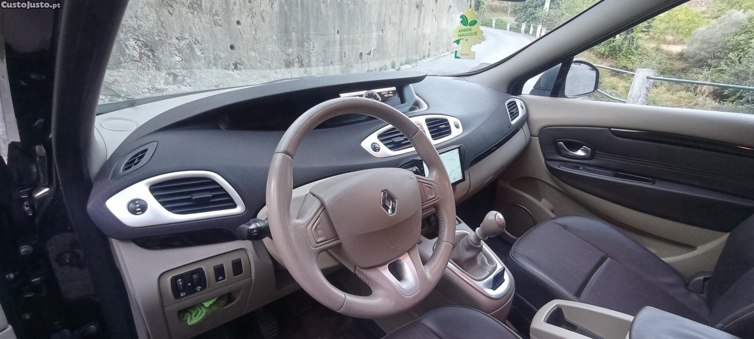 Renault Scénic Luxe — photo 2