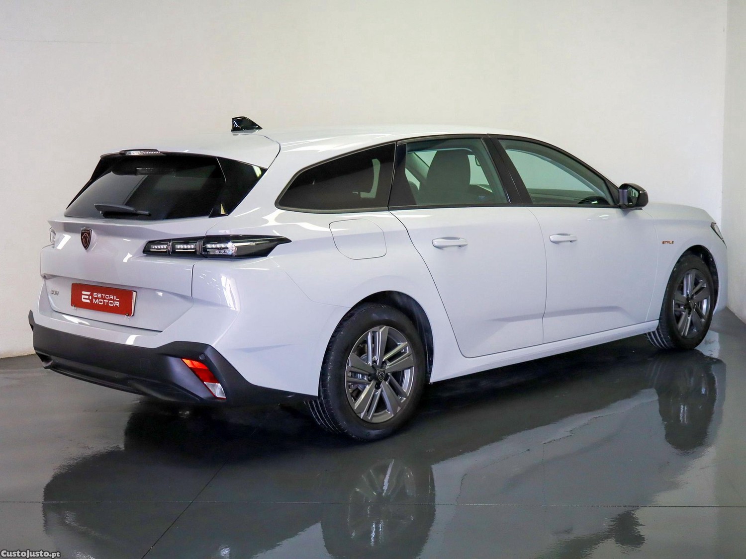 Peugeot 308 SW 1.5 BlueHDi Style EAT8 - 25 — photo 3