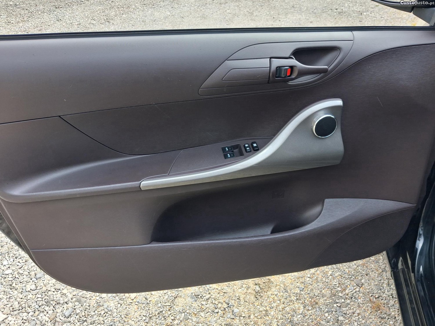 Toyota iQ 1.0 Gasolina — fotografia 8