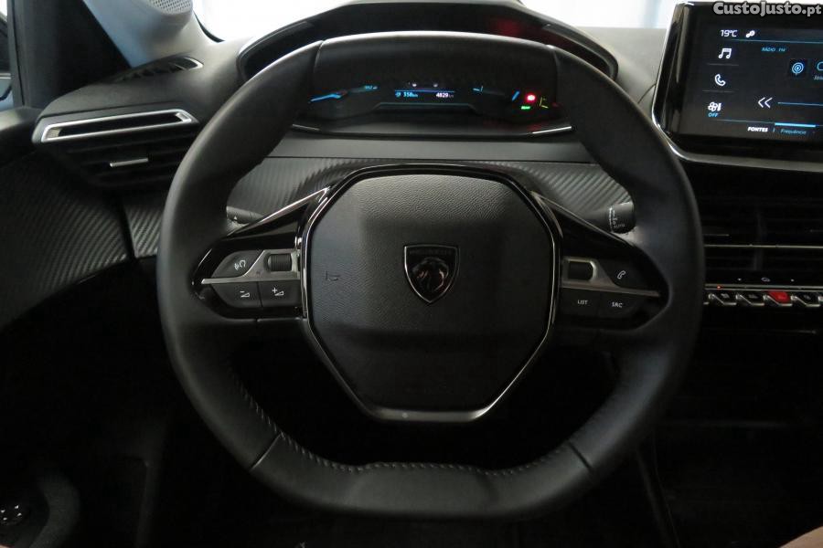 Peugeot e-208 50 kWh Active — fotografia 25