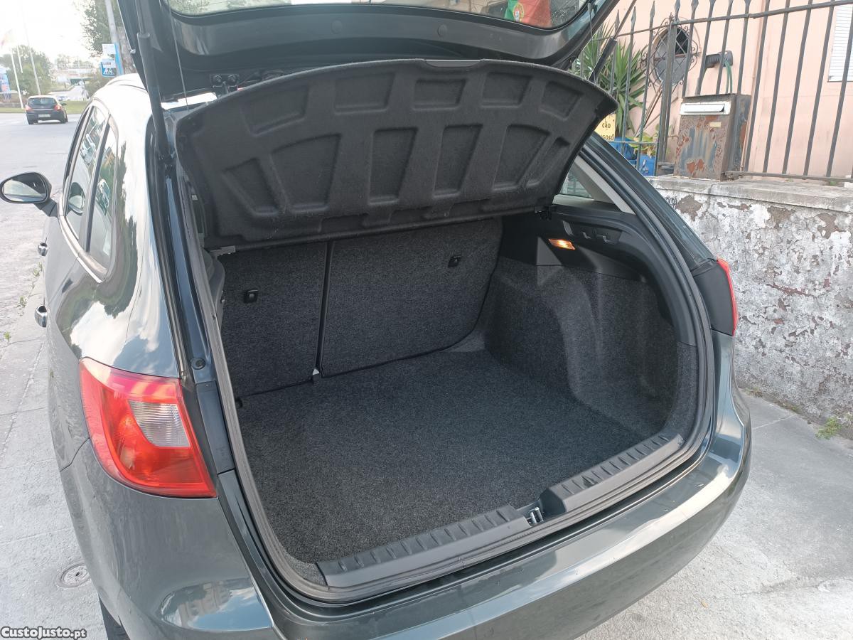 SEAT Ibiza 1.6TDI FULL EXTRAS — fotografia 10