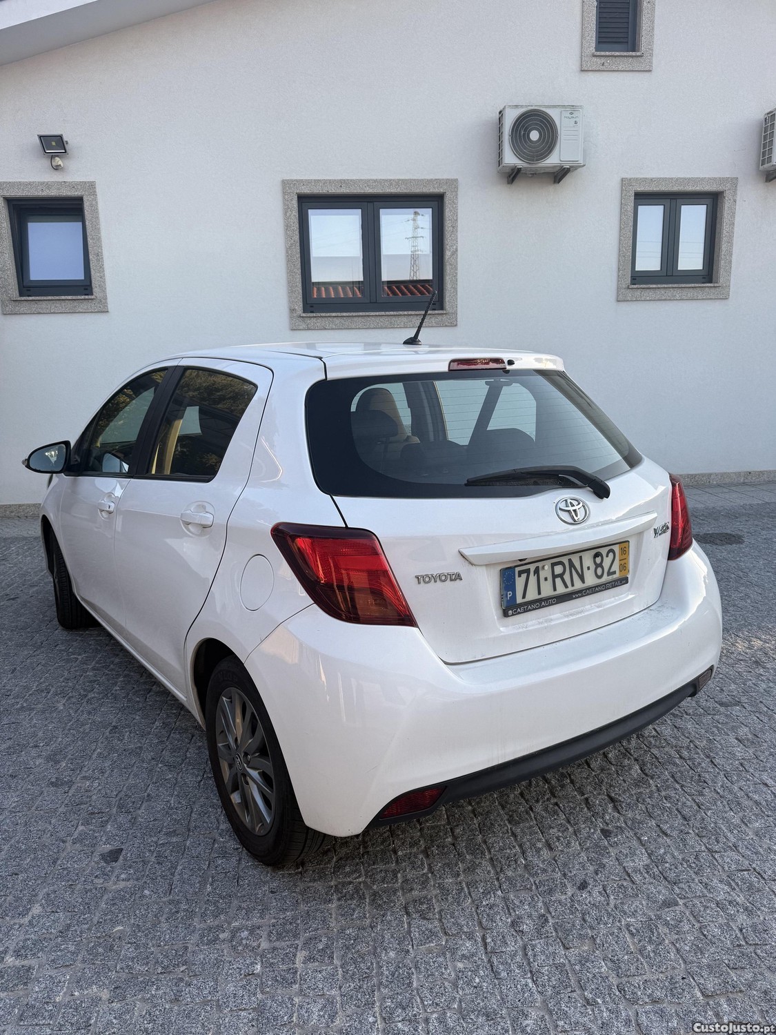 Toyota Yaris 1.0 — photo 4