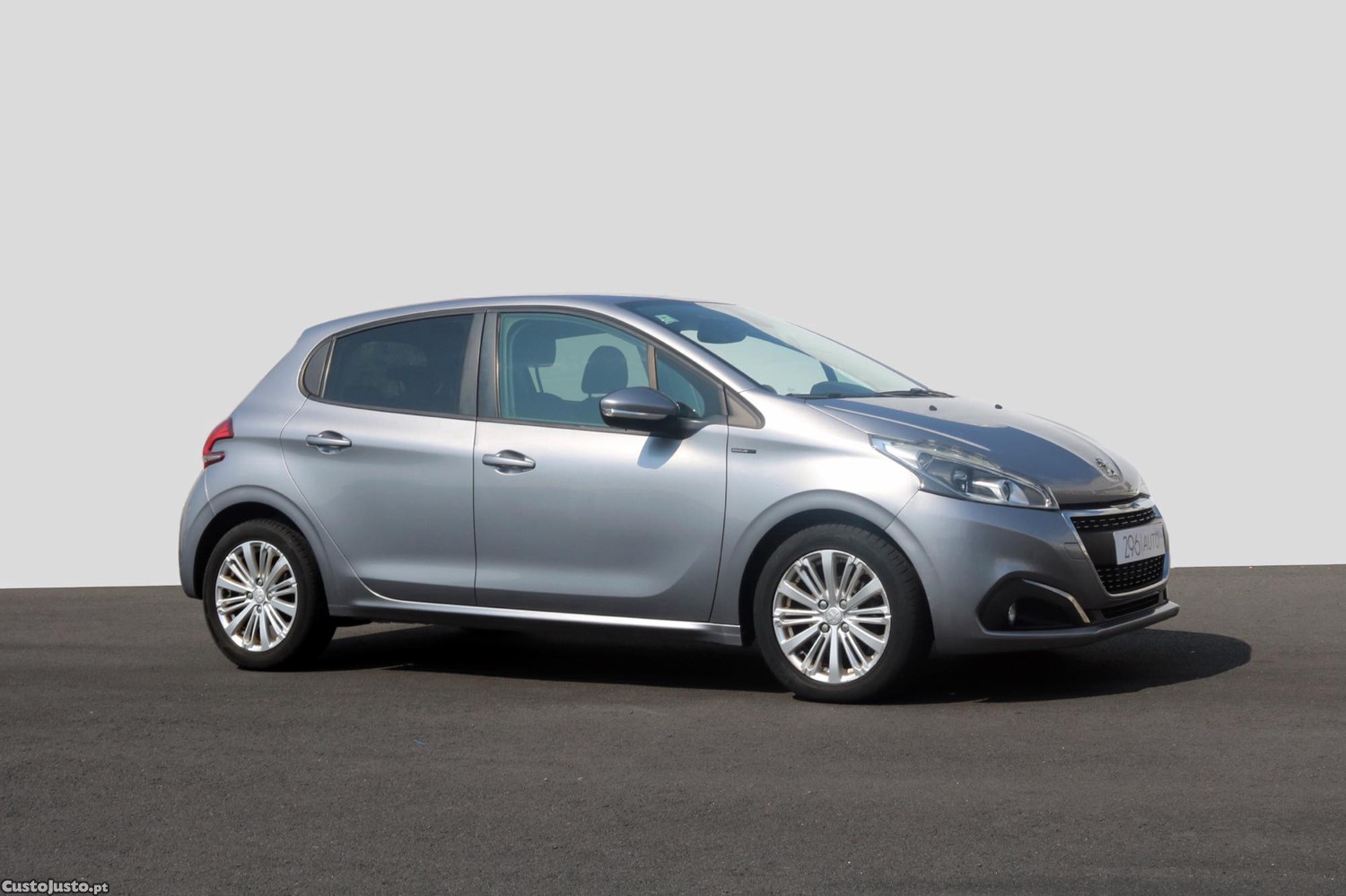 Peugeot 208 1.5 BlueHDI 100 CV - Signature — photo 3