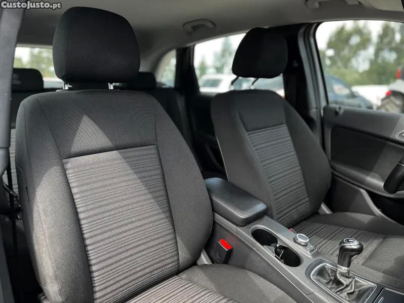 Mercedes-Benz B 180 d Fleet Pack — fotografia 4