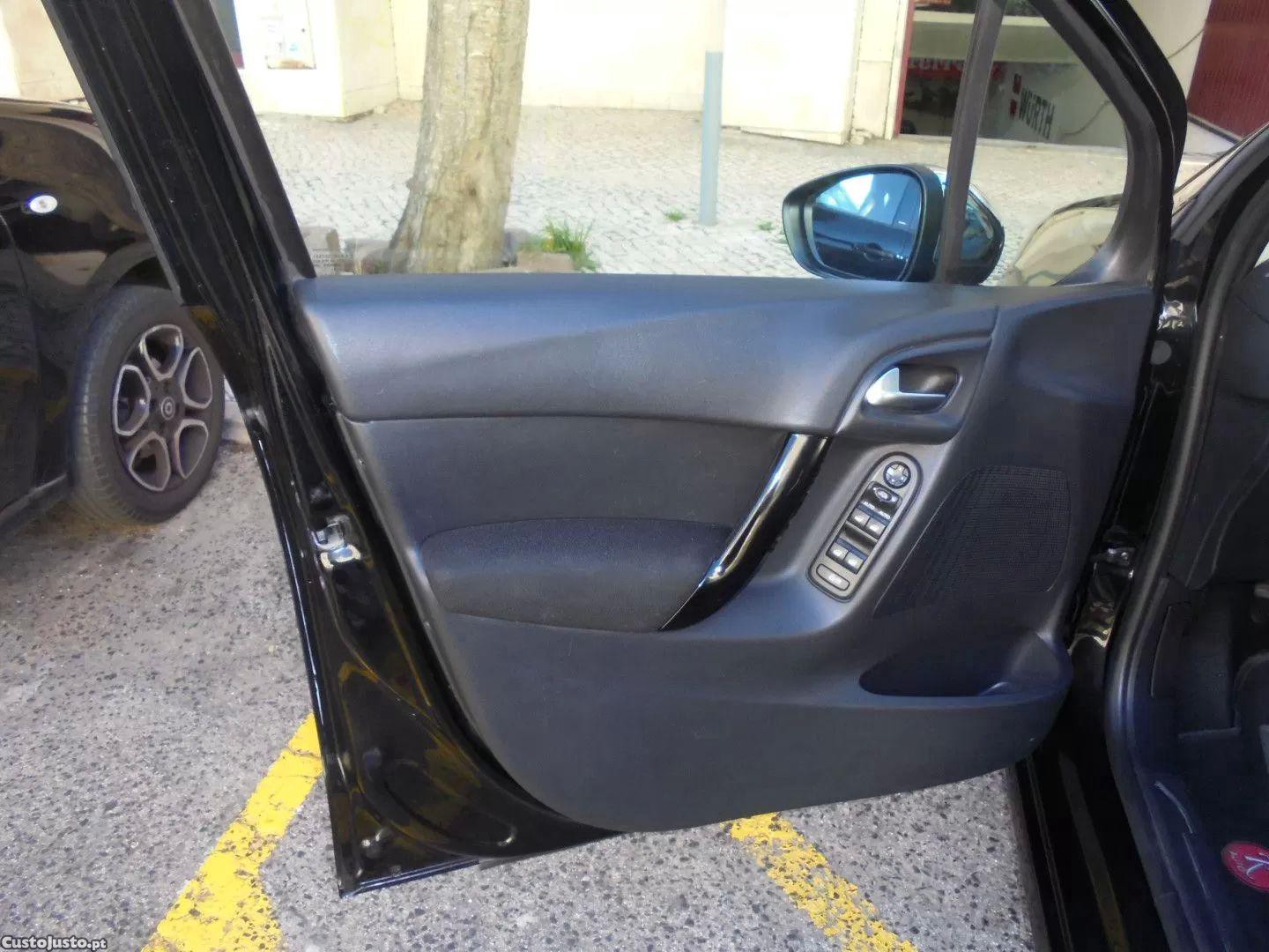 Citroën C3 1.2 puretech elle — fotografia 3