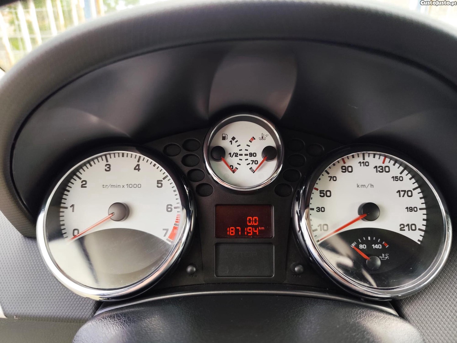 Peugeot 207 1.4 16V Sport — fotografia 4