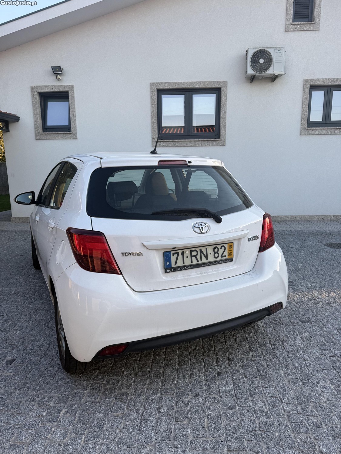 Toyota Yaris 1.0 — photo 2