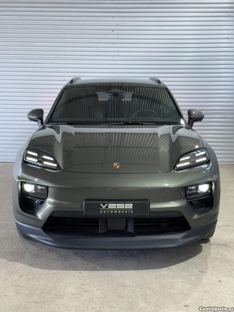 Porsche Macan Electric 4 - 25 — photo 2