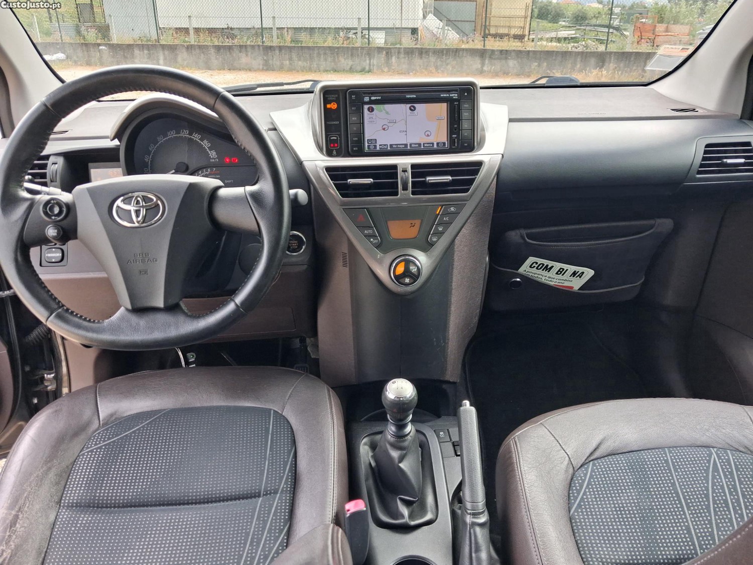 Toyota iQ 1.0 Gasolina — fotografia 7