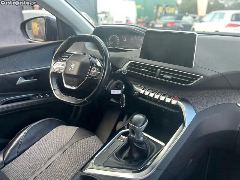 Peugeot 5008 1.5 BlueHDi Allure — fotografia 9