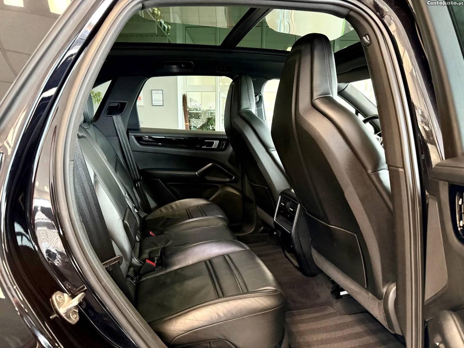 Porsche Cayenne V6 — fotografia 4