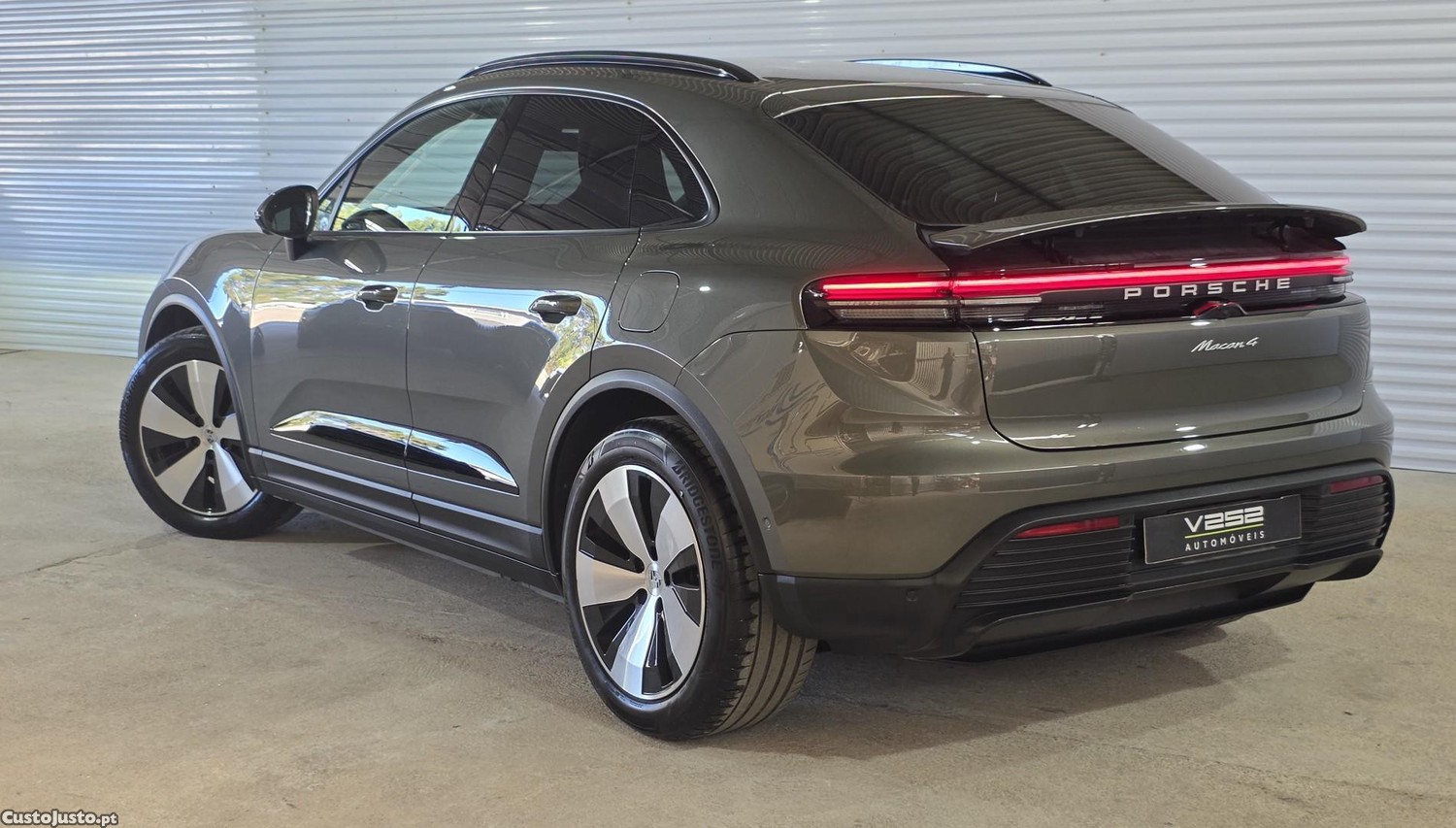 Porsche Macan Electric 4 - 25 — photo 4
