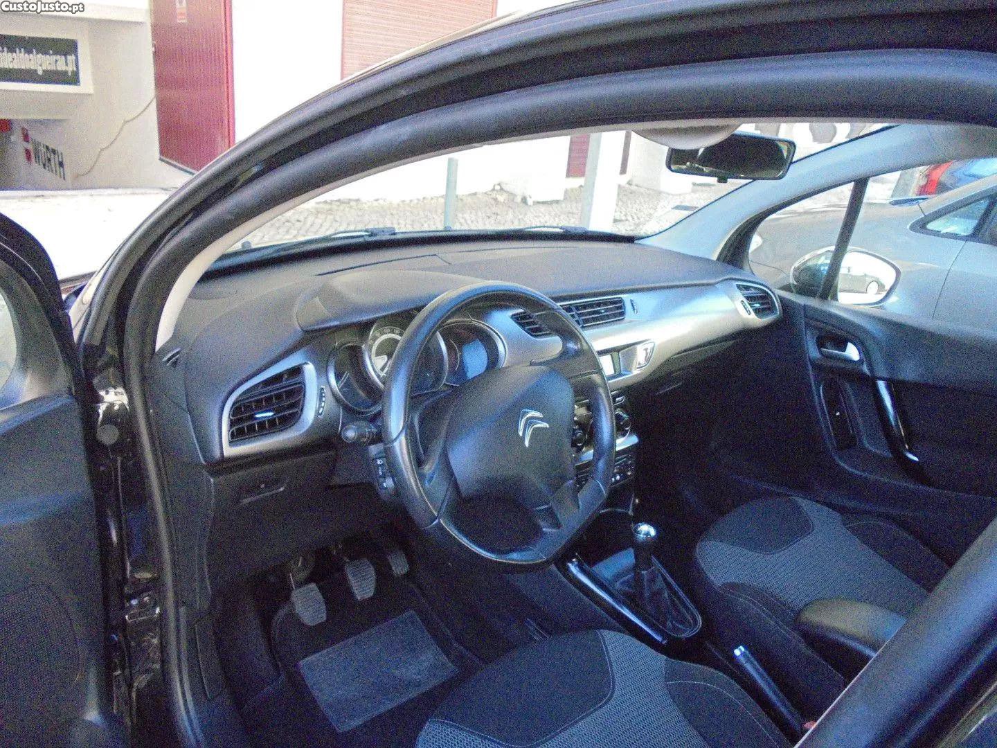 Citroën C3 1.2 puretech elle — fotografia 4