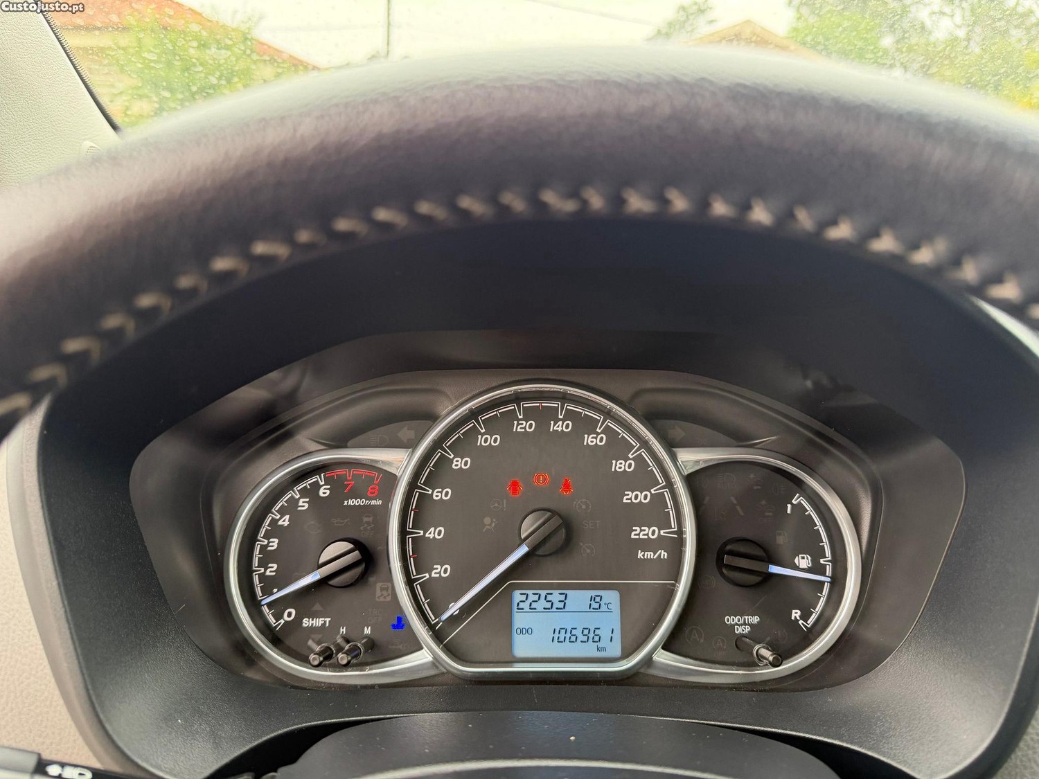 Toyota Yaris 1.0 VVT-i Comfort — fotografia 15