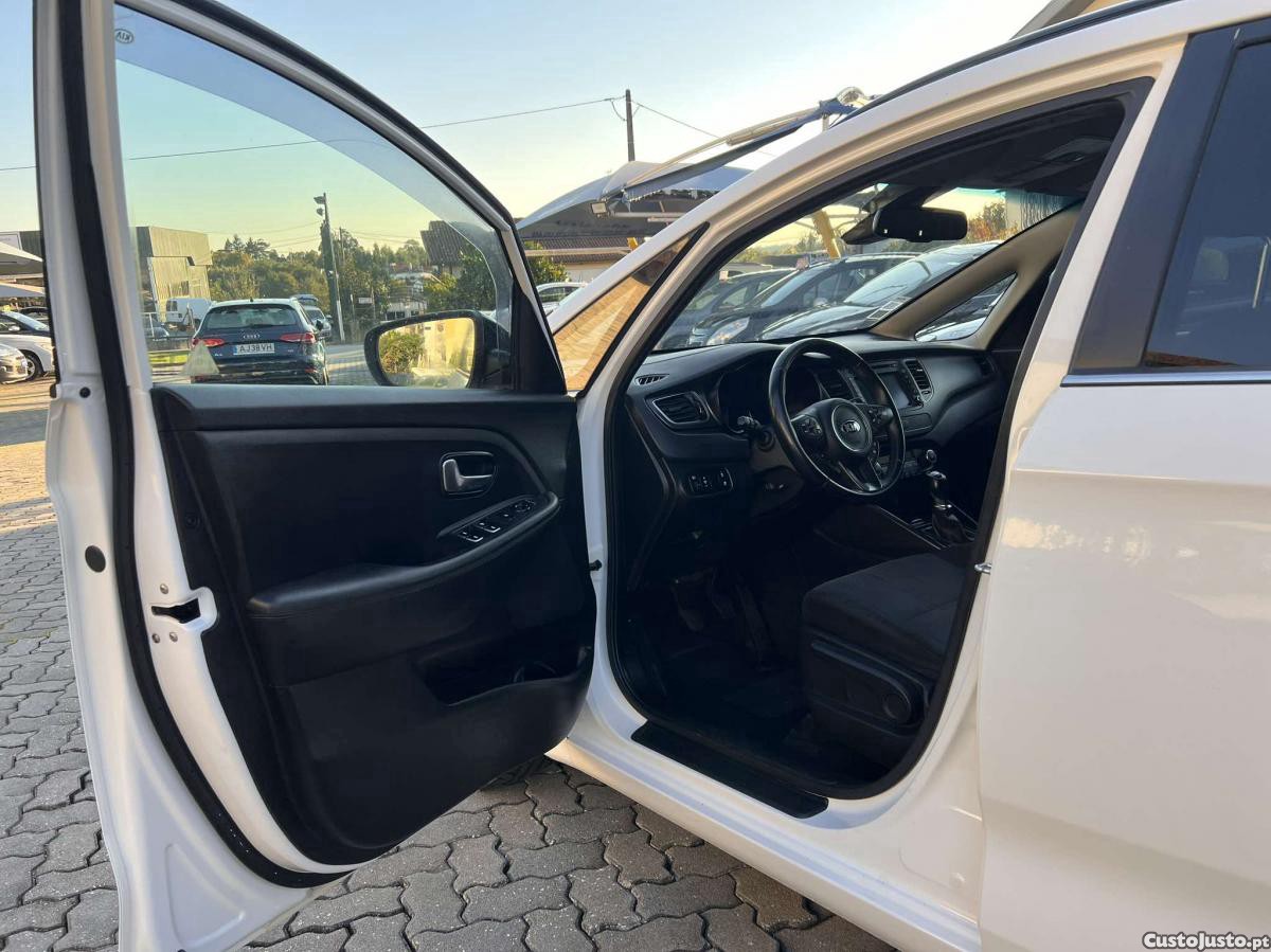 Kia Carens 1.7 CRDI ISG TX — photo 5