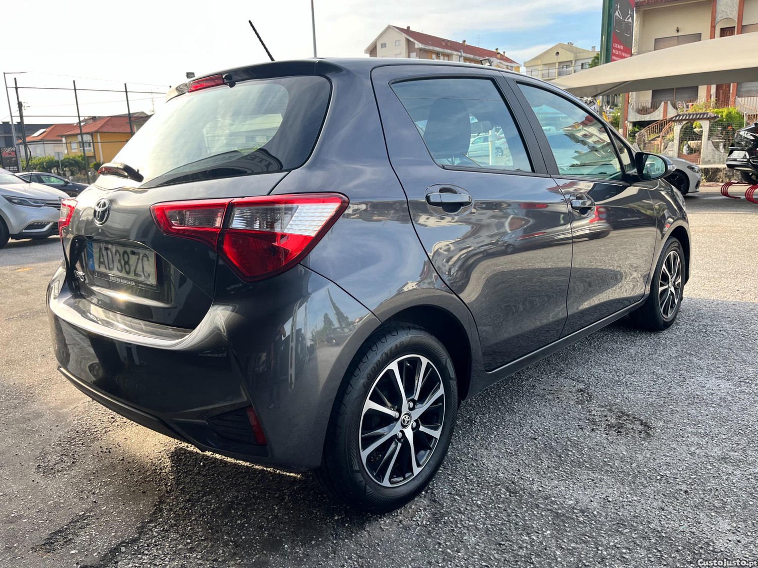 Toyota Yaris 1.0 VVT-i Comfort — fotografia 14