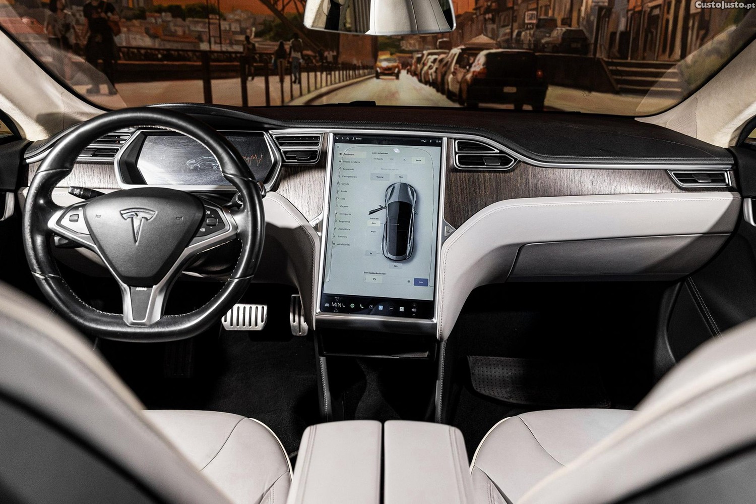 Tesla Model S 85 Perfomance — fotografia 18