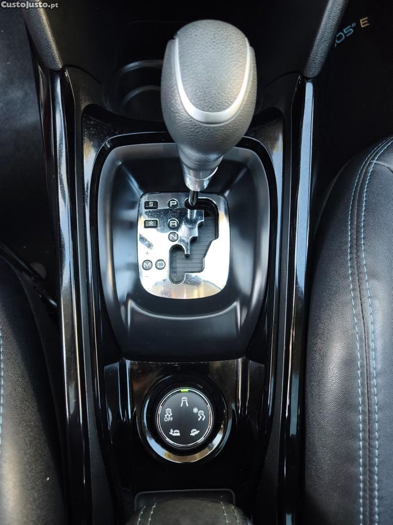 Peugeot 2008 1.2 PureTech Crossway EAT6 - 17 foto 5