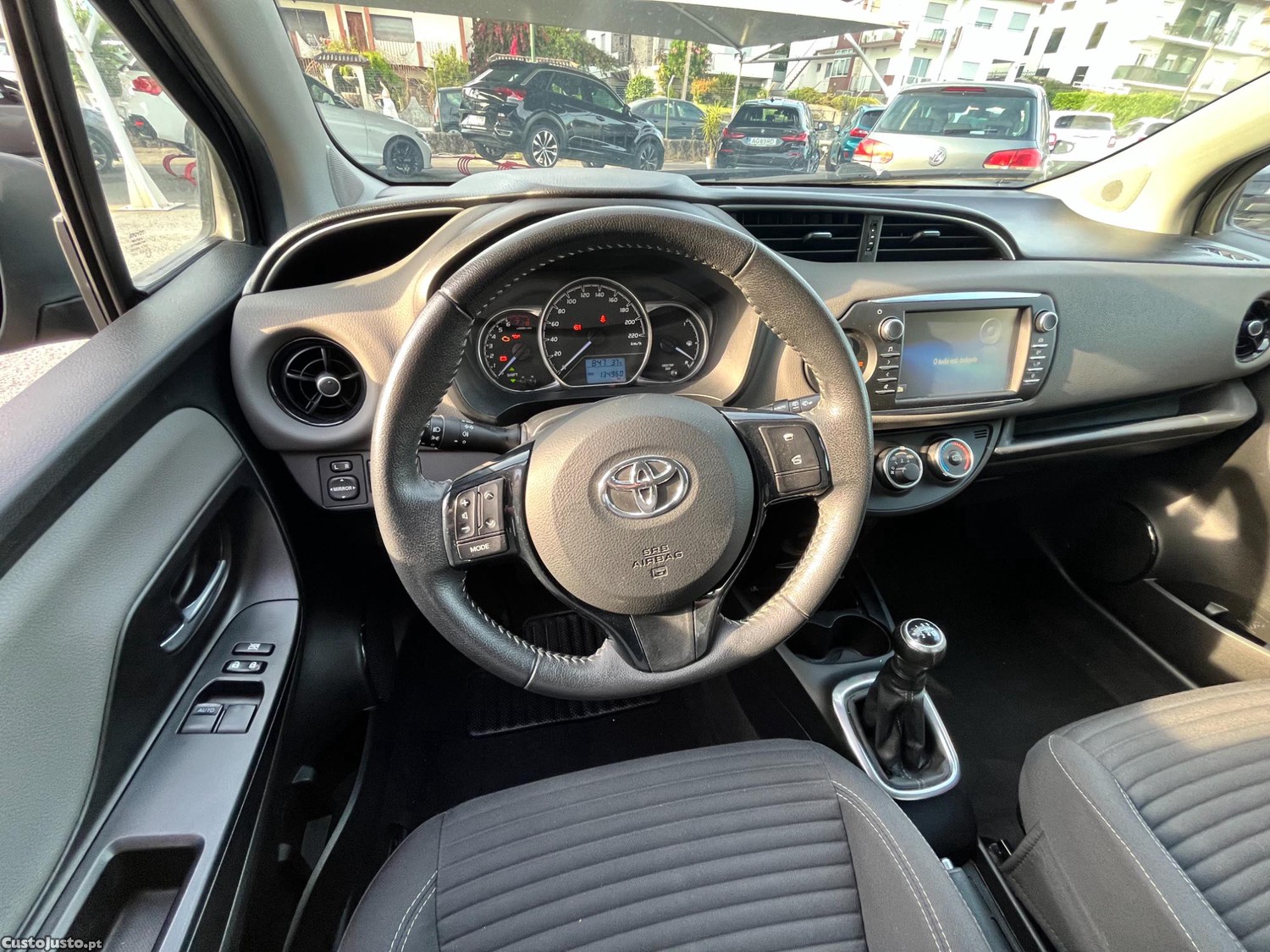 Toyota Yaris 1.0 VVT-i Comfort — fotografia 4
