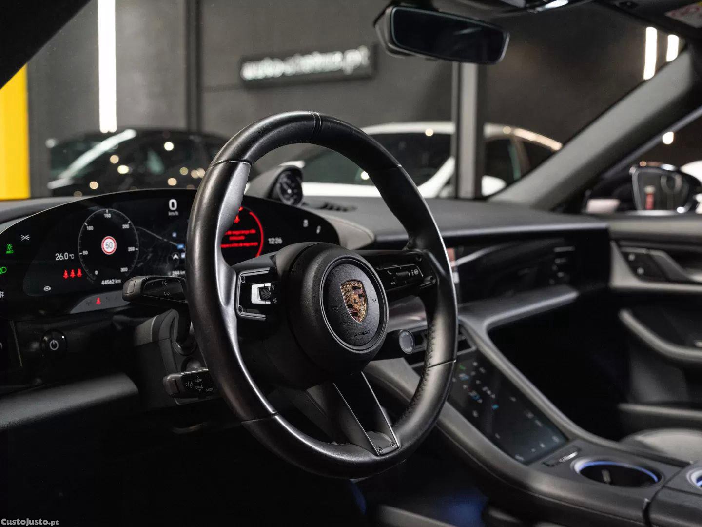 Porsche Taycan Bateria performance plus — fotografia 14