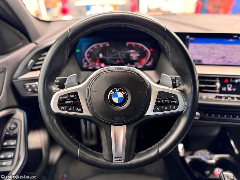 BMW 118 d Pack Desportivo M — fotografia 10