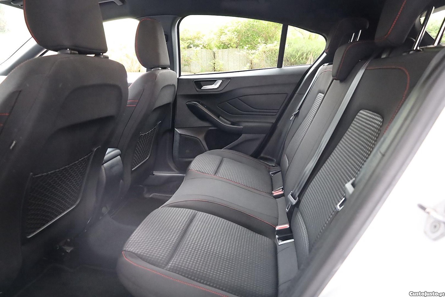 Ford Focus 1.0 EcoBoost MHEV ST-Line Aut. — fotografia 3