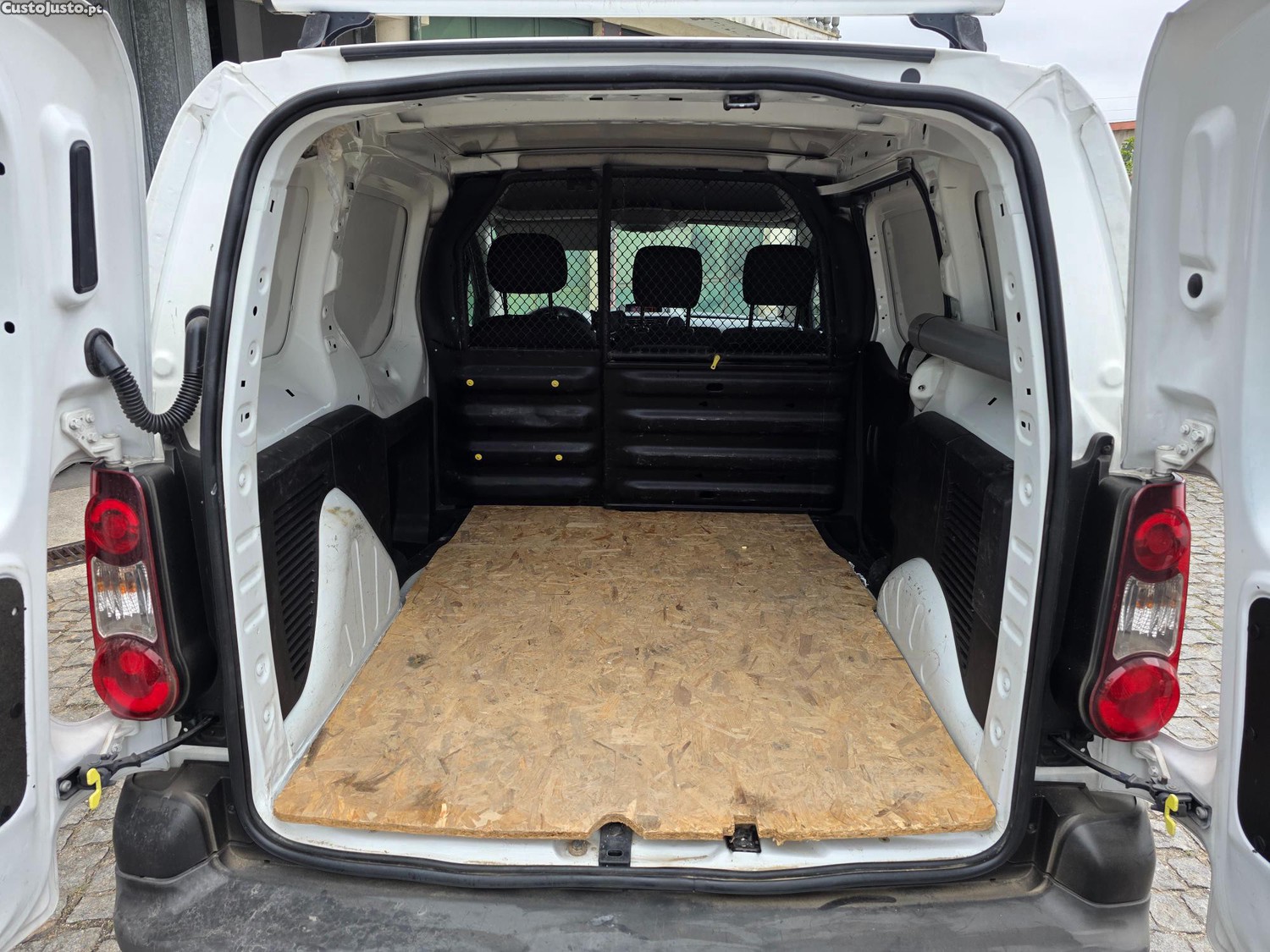 Citroën Berlingo 1.6 BlueHDi Feel 7L — fotografia 2