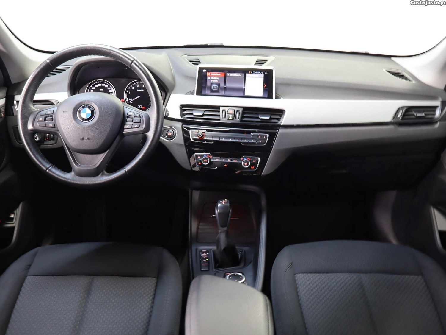 BMW X1 25 e xDrive — fotografia 14