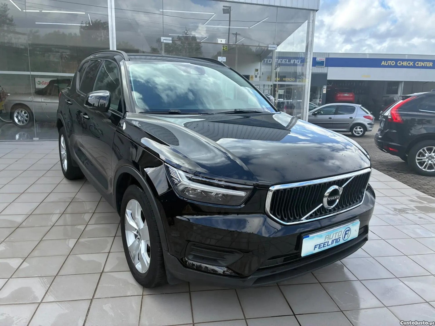 Volvo XC 40 1.5 T2 Momentum Plus Geartronic — fotografia 28