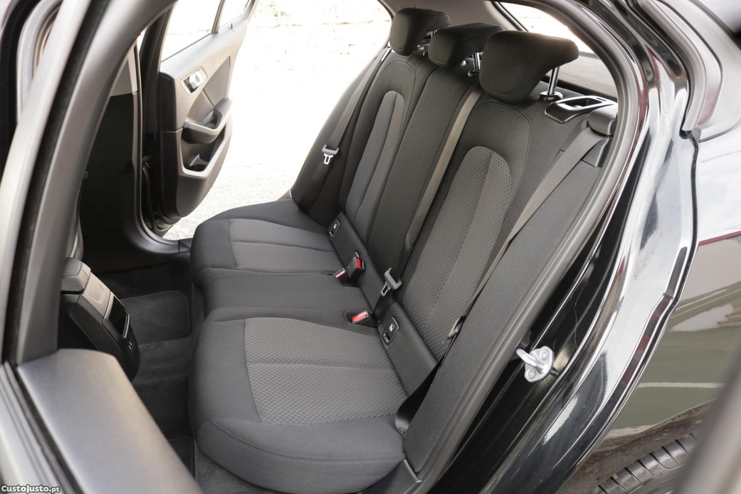 BMW 116 d Corporate Edition Auto — fotografia 34