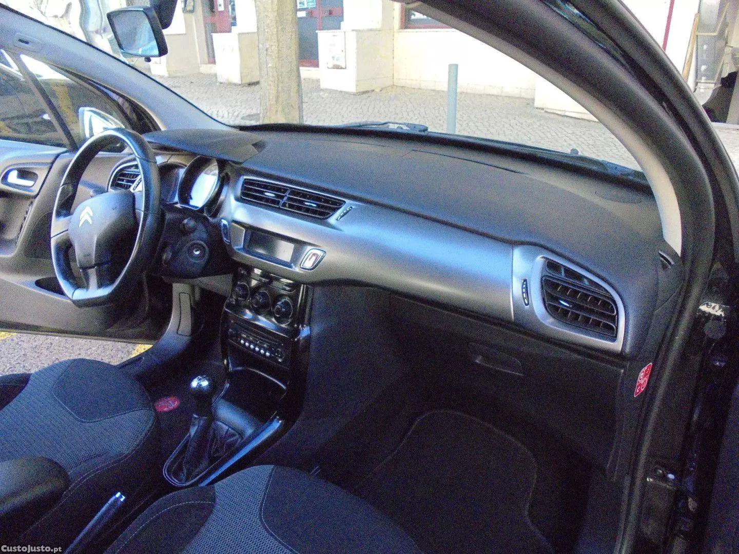 Citroën C3 1.2 puretech elle — fotografia 2