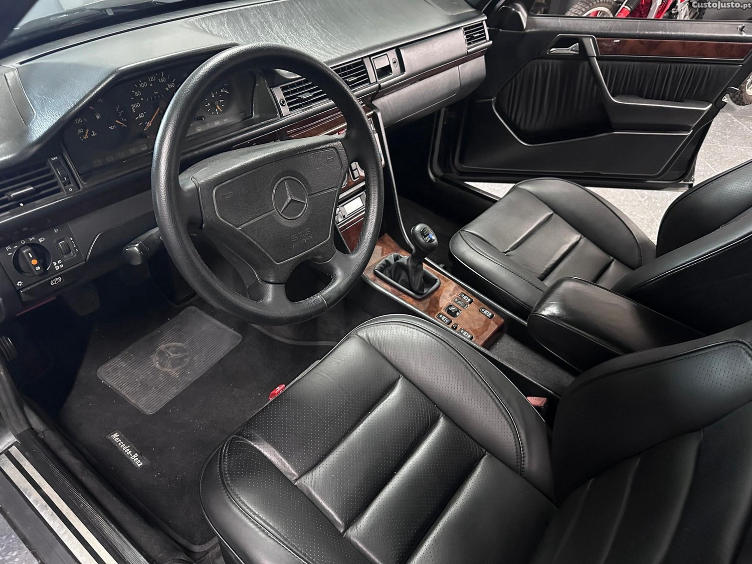 Mercedes-Benz E 250 D Turbo - 93 — photo 4
