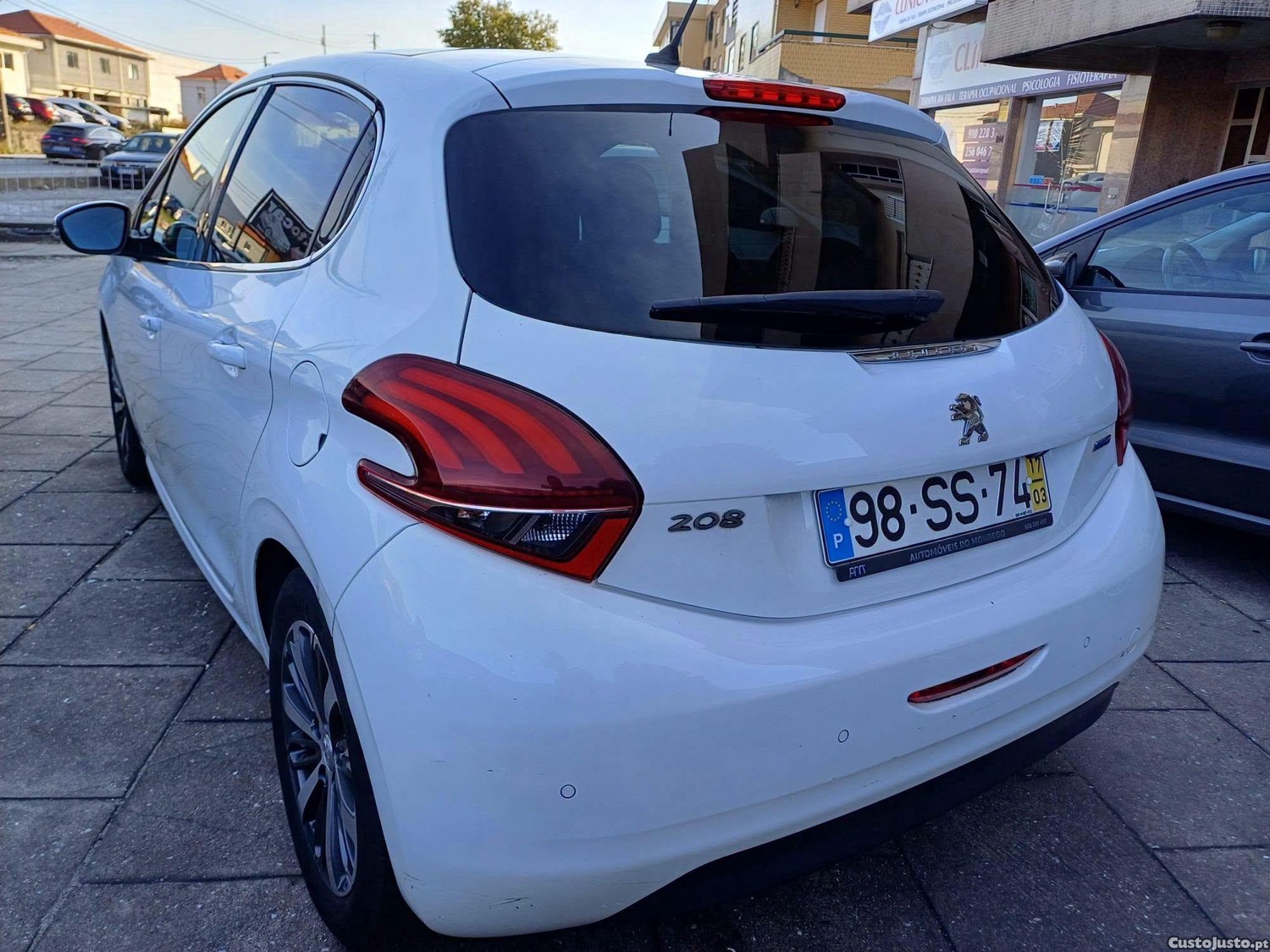 Peugeot 208 1.2i Nacional  poucos kms — photo 4