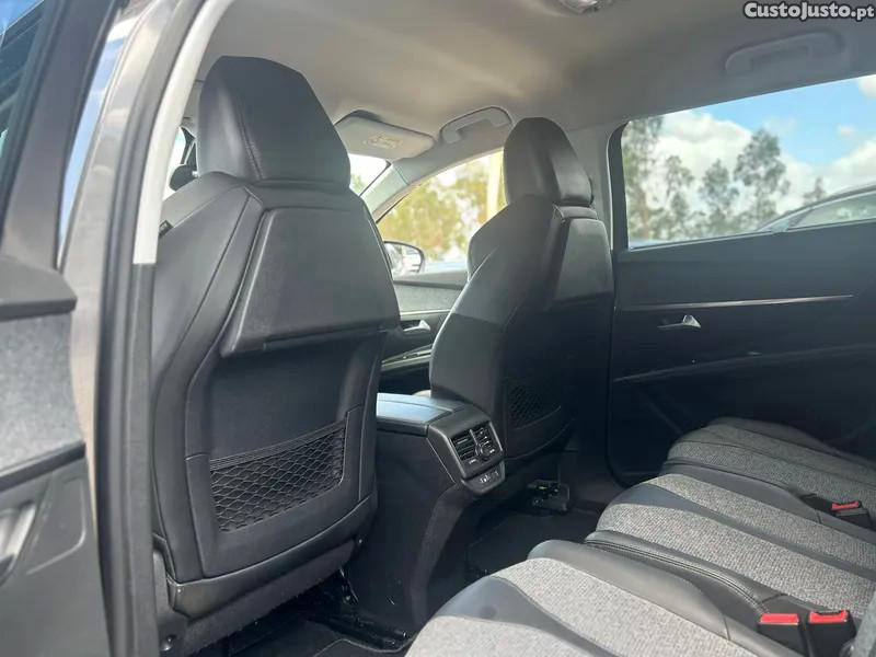 Peugeot 5008 1.5 BlueHDi Allure — fotografia 13