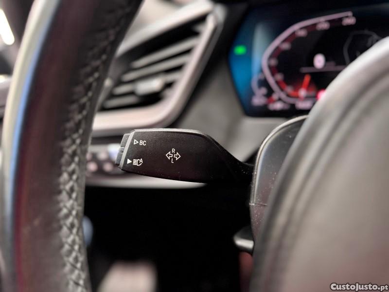 BMW 118 d Pack Desportivo M — fotografia 9