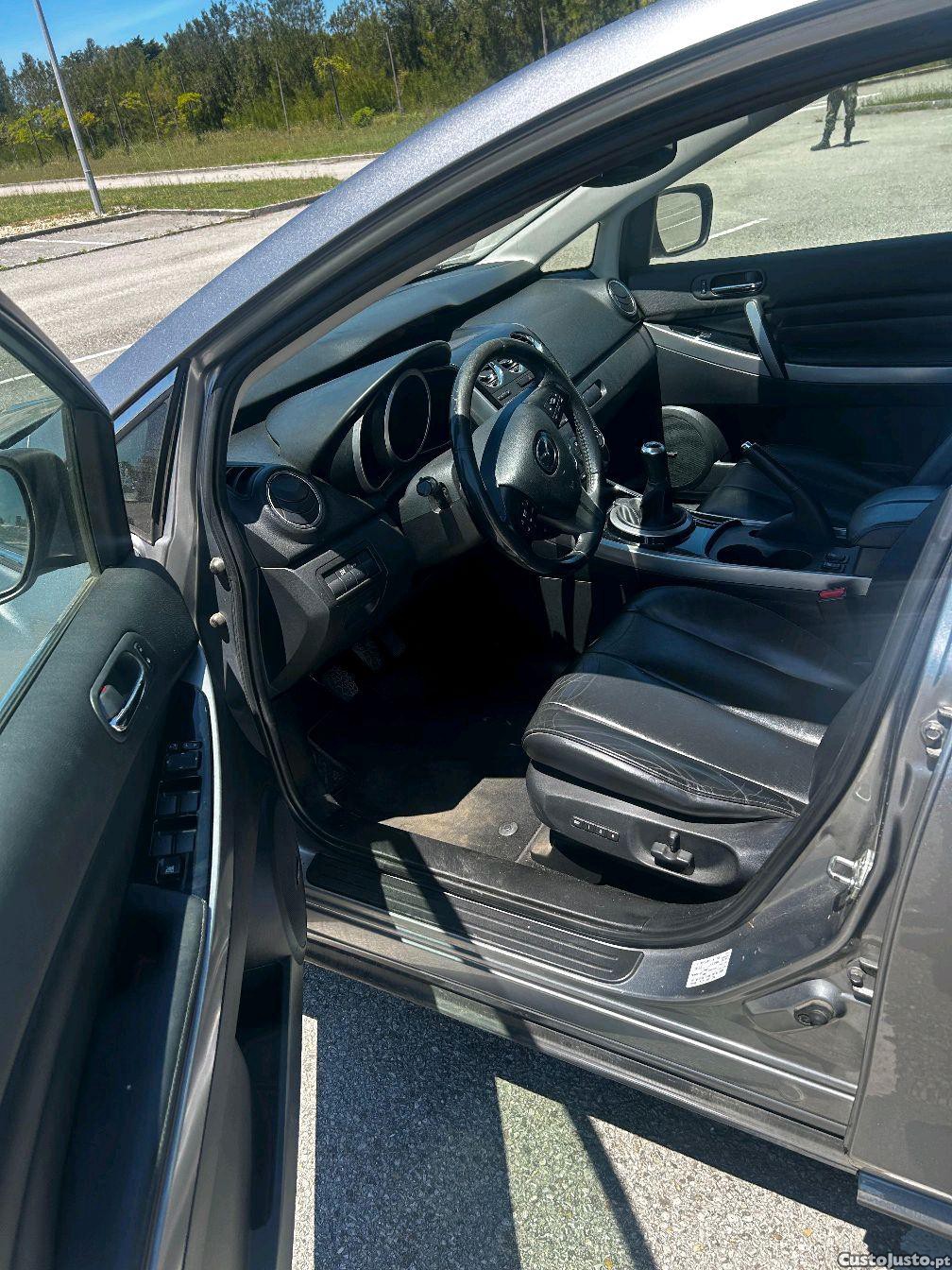 Mazda CX-7 SUV — photo 2