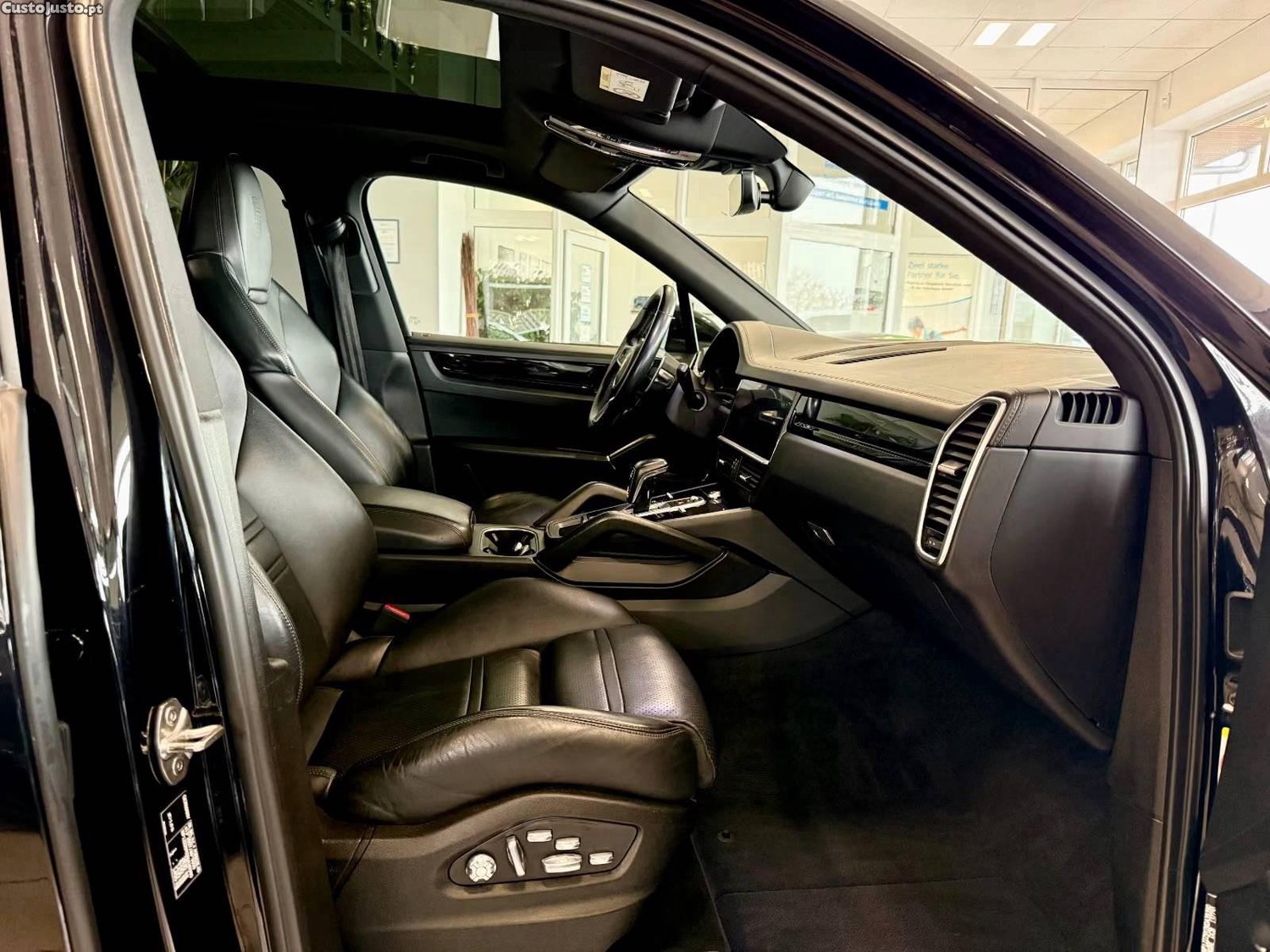 Porsche Cayenne V6 — fotografia 18