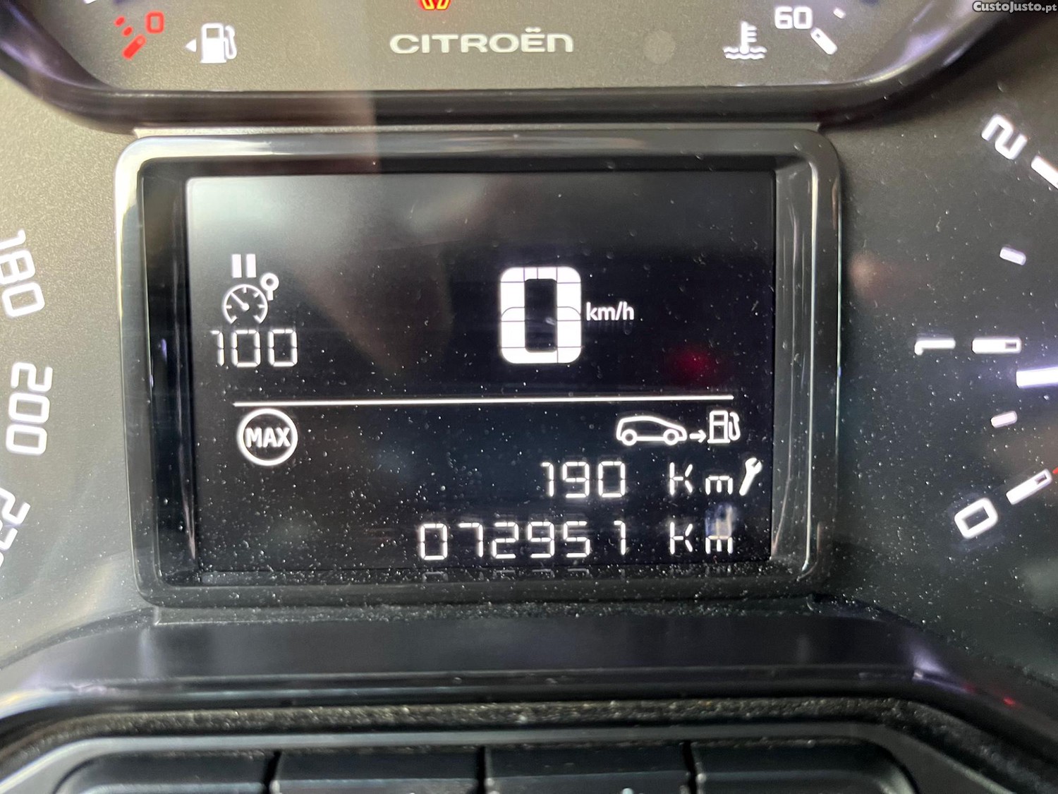 Citroën C3 Aircross 1.5 BlueHDi Shine — fotografia 9