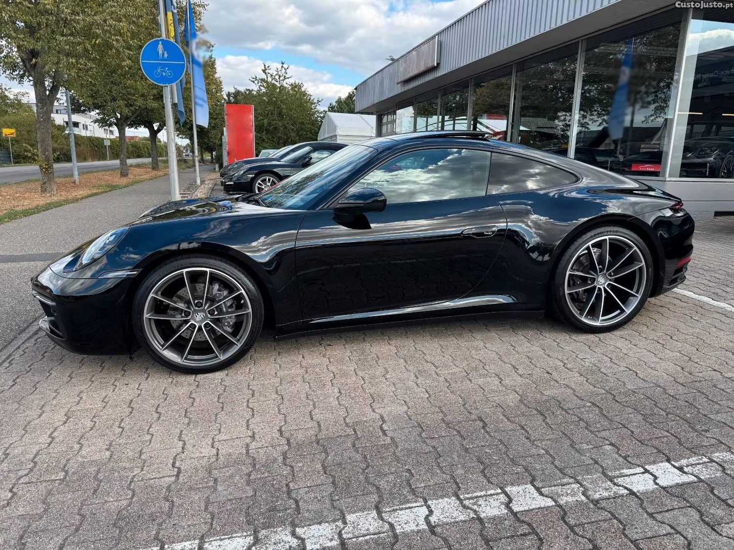 Porsche 911 Carrera - 22 foto 2