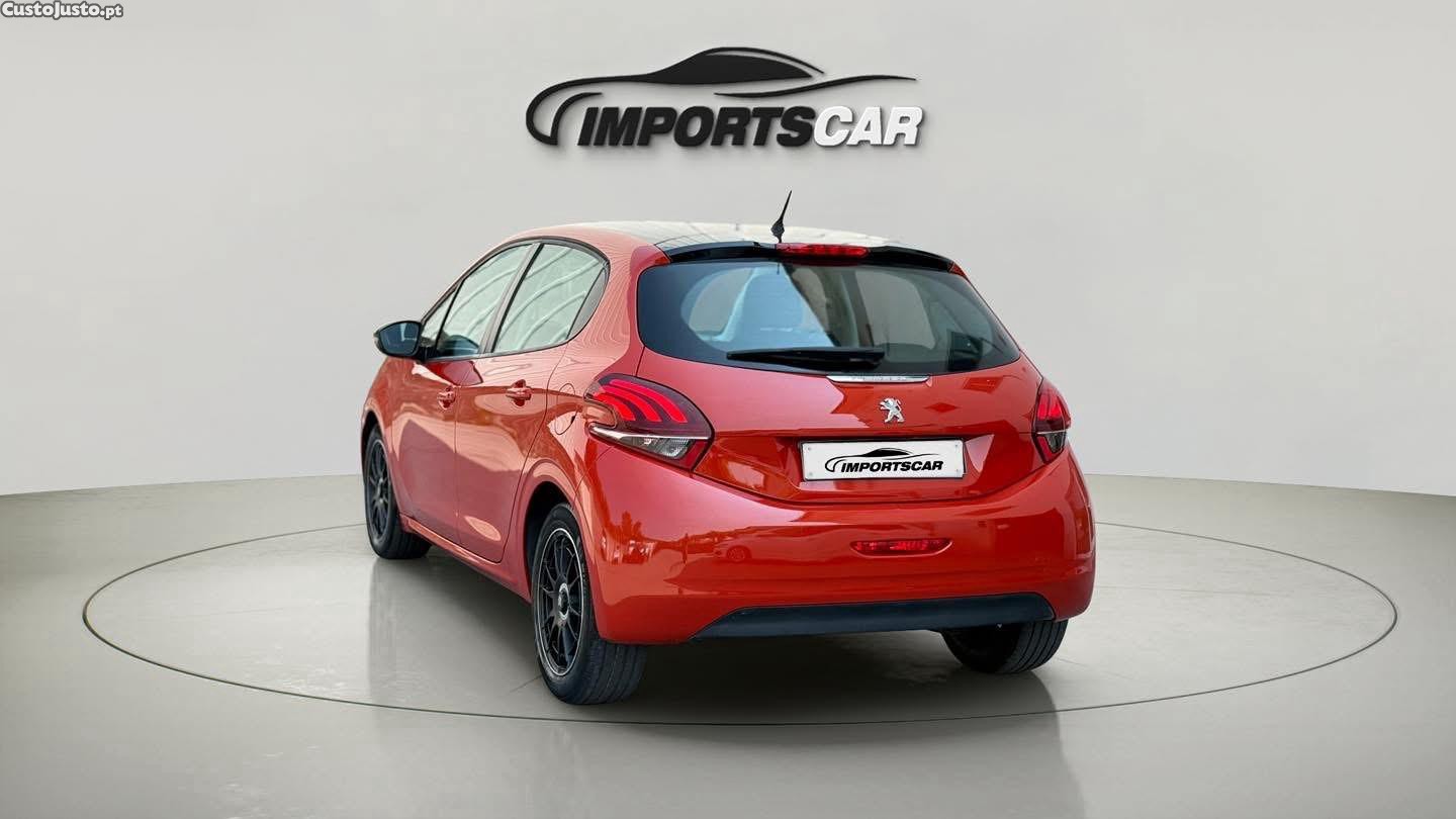 Peugeot 208 1.2 PureTech Like — fotografia 5