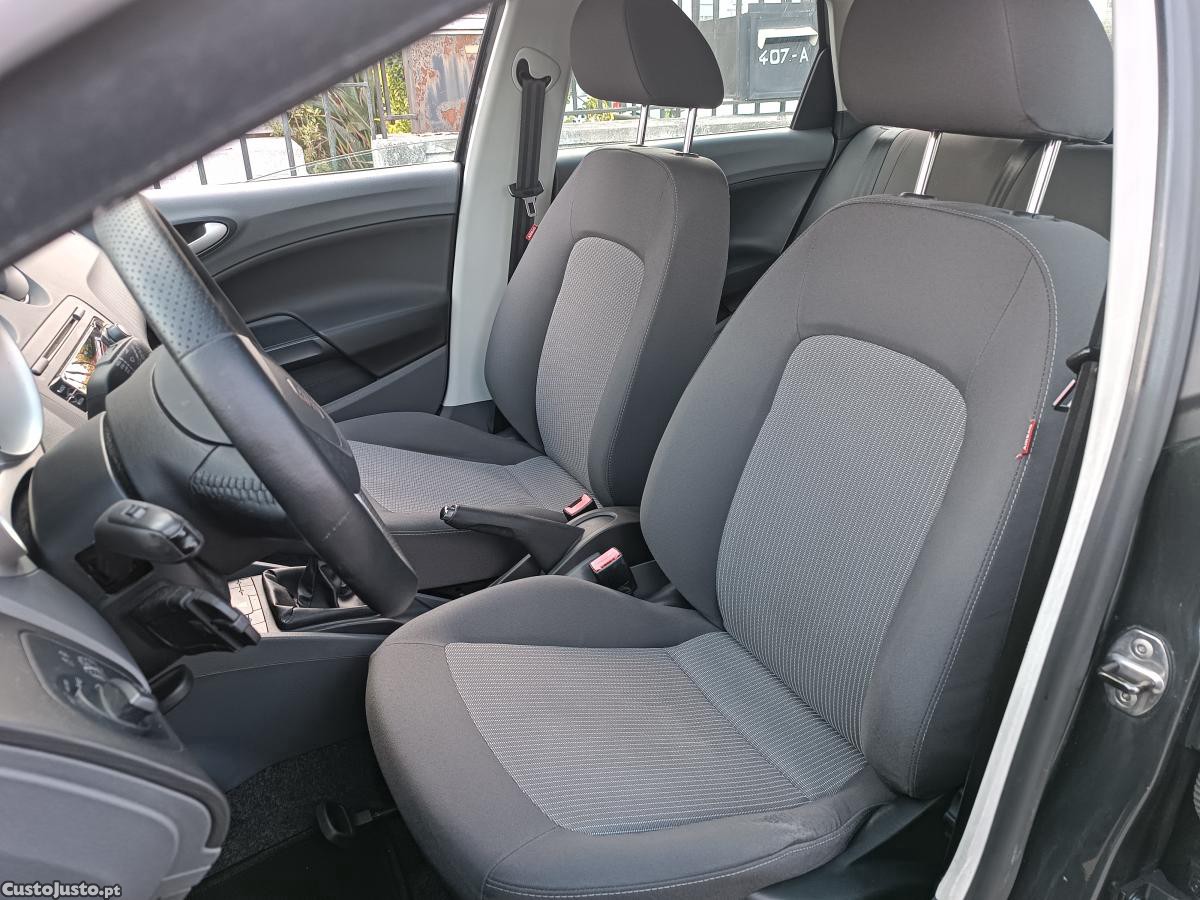 SEAT Ibiza 1.6TDI FULL EXTRAS — fotografia 8