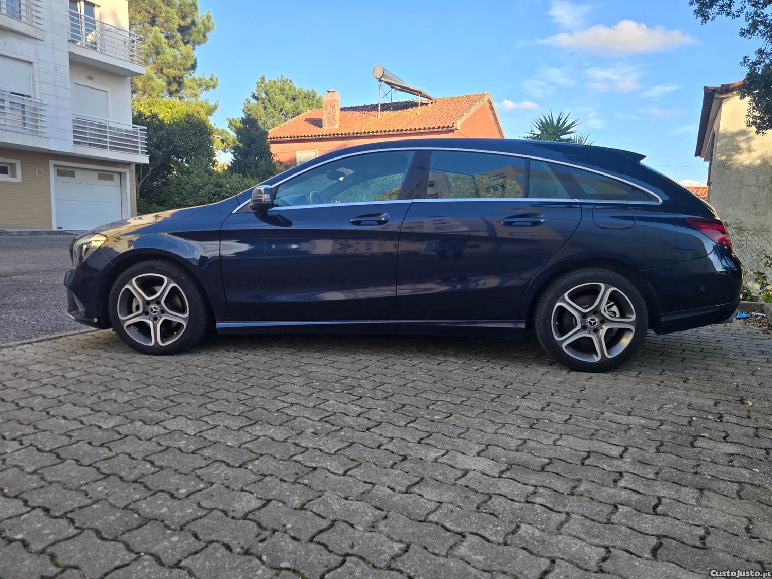 Mercedes-Benz CLA 180 Shooting Brake - 17 foto 3