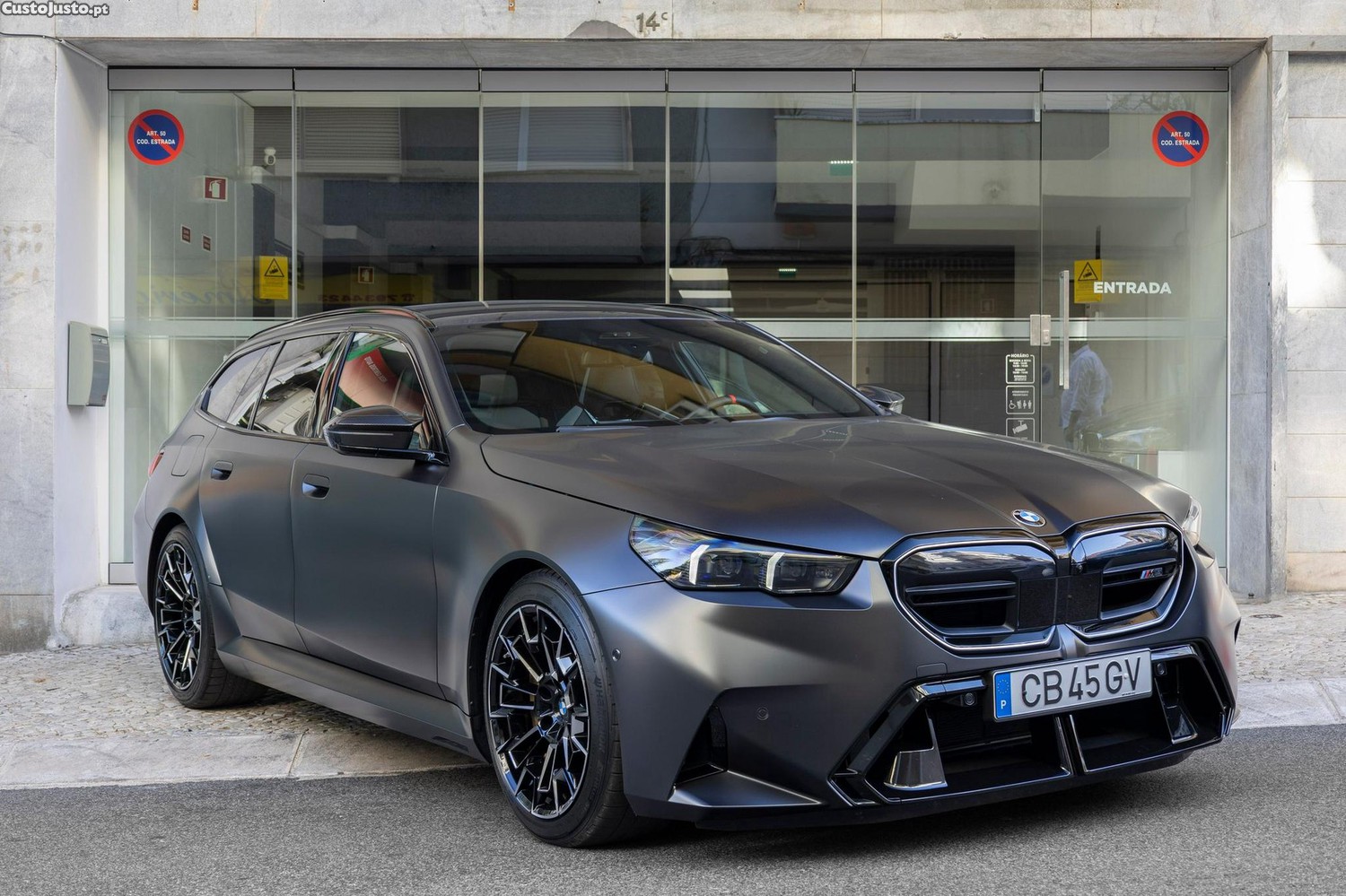 BMW M5 Touring xDrive - 25 — photo 3